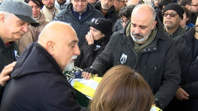 Motosiklet kazasında hayatını kaybeden ünlü oyuncu Efe Deprem, son yolculuğuna uğurlandı