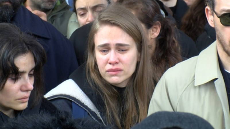 Motosiklet kazasında hayatını kaybeden ünlü oyuncu Efe Deprem, son yolculuğuna uğurlandı