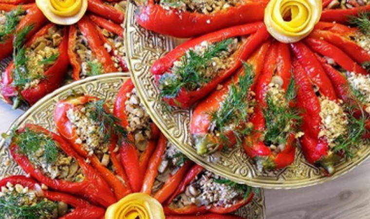 Kırmızı biberin en lezzetli hali: Arnavut Dolması tarifi...