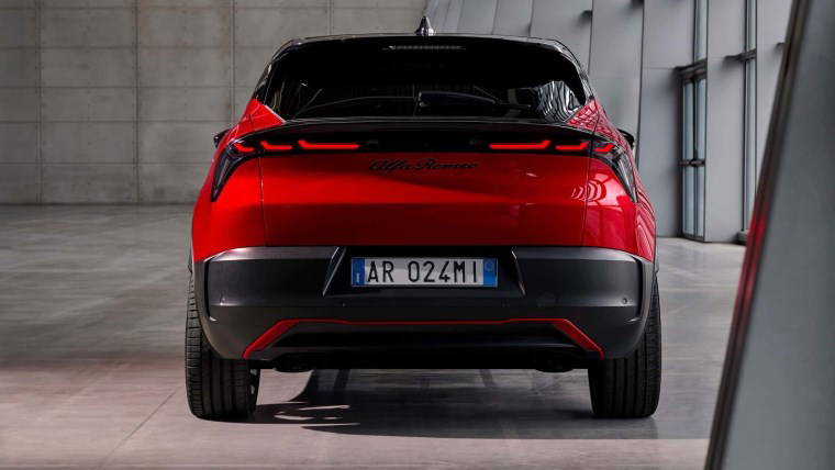 Alfa Romeo Milano teknik özellikleri ve fiyatı: Yeni model Türkiye'ye geliyor...