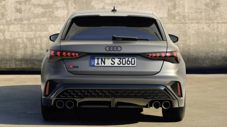 2024 Audi S3 ortaya çıktı: Daha fazla güç ve Akrepovic egzoz seçeneği ile geliyor...