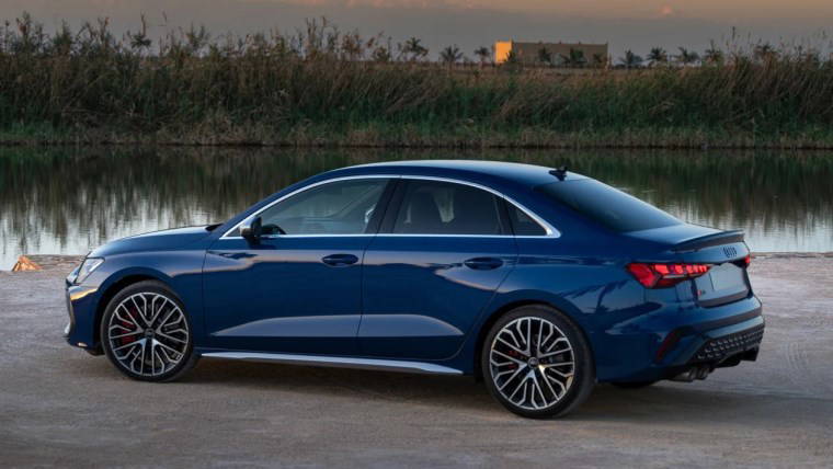 2024 Audi S3 ortaya çıktı: Daha fazla güç ve Akrepovic egzoz seçeneği ile geliyor...