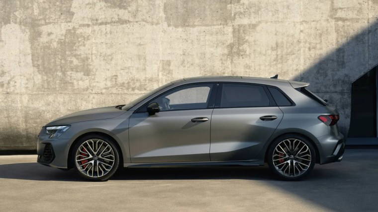 2024 Audi S3 ortaya çıktı: Daha fazla güç ve Akrepovic egzoz seçeneği ile geliyor...