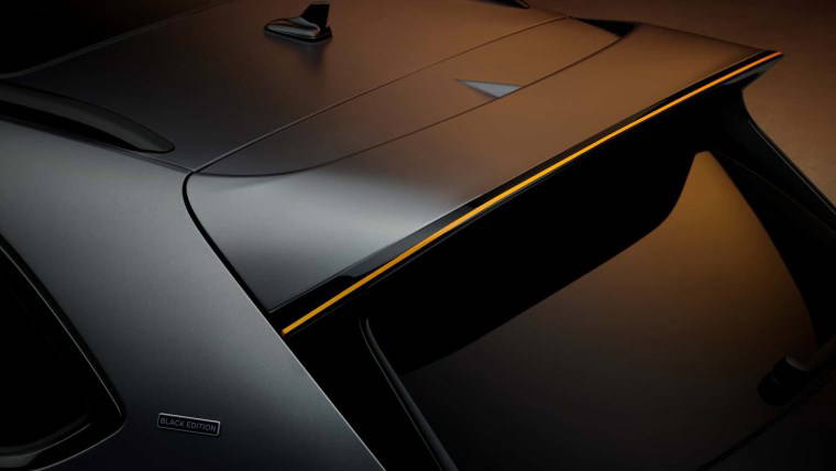 Bentley'den 105 yıl sonra bir ilk: Bentayga Black Edition ile geri döndü...