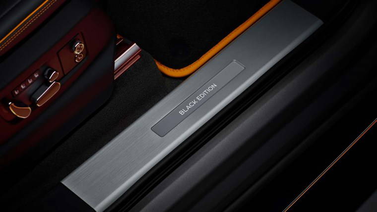 Bentley'den 105 yıl sonra bir ilk: Bentayga Black Edition ile geri döndü...