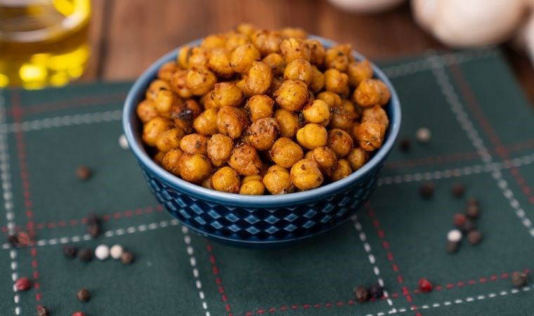 Çayın yanına hem pratik hem de sağlıklı bir eşlikçi: Nohut çerezi tarifi...