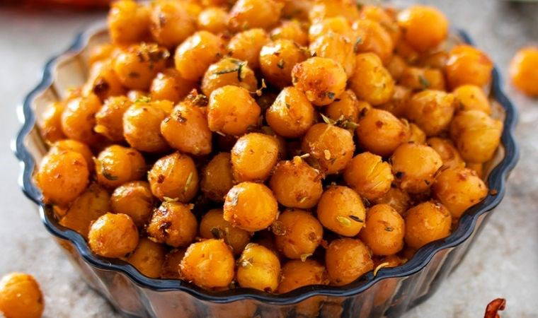 Çayın yanına hem pratik hem de sağlıklı bir eşlikçi: Nohut çerezi tarifi...