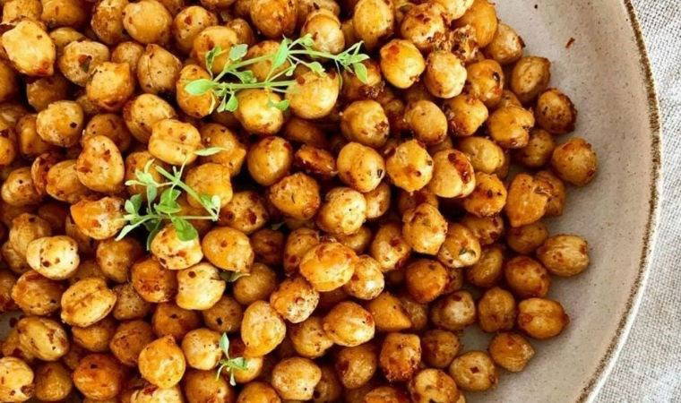 Çayın yanına hem pratik hem de sağlıklı bir eşlikçi: Nohut çerezi tarifi...