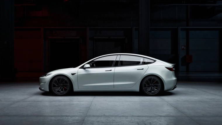 Elektriklide talep uygun fiyatlı modellere kaydıkça Tesla'da düşüş sürüyor! Hisseler çakıldı...