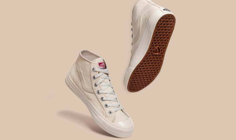 Ayakkabılarınızı çöpe atmayın! Beyaz ayakkabıları ilk günkü temiz yapan yöntem