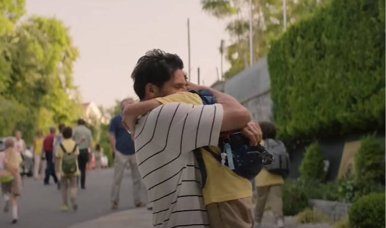 Beklenen film ve diziler bu ay Netflix'te: Kimler Geldi Kimler Geçti, Atlas, Sen Büyümeye Bak...