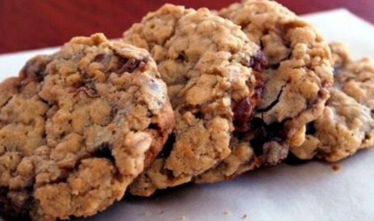 Hem pratik hem sağlıklı: Glutensiz muzlu ve incirli kurabiye tarifi...