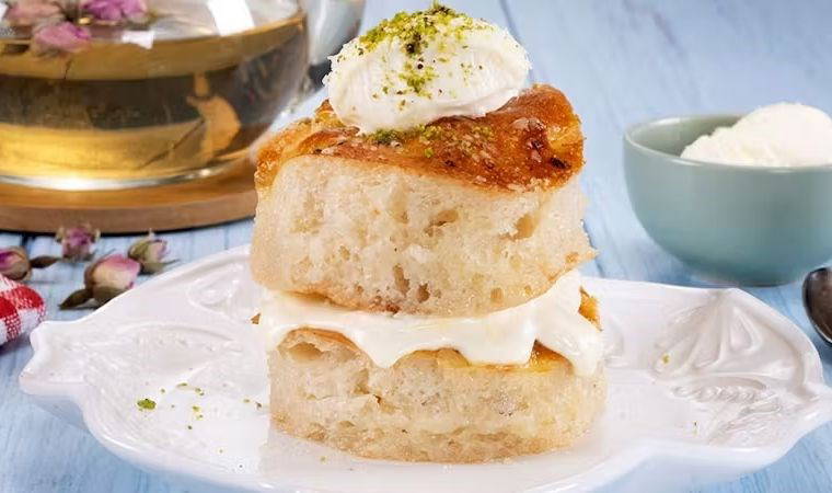 Bayat pidelerinizi enfes bir lezzete dönüştürün: Pratik tarifiyle bayat pide tatlısı...