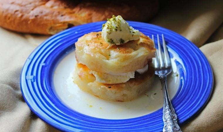 Bayat pidelerinizi enfes bir lezzete dönüştürün: Pratik tarifiyle bayat pide tatlısı...