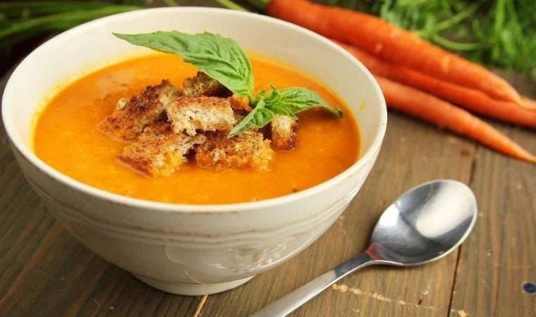 Vitamin deposu pratik lezzet: Terbiyeli havuç çorbası tarifi...