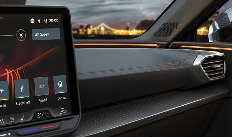 Yeni Cupra Leon ortaya çıktı: 333 beygir güç drift modu ve 4 çeker!