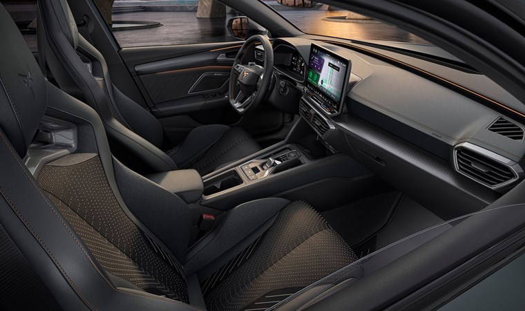 Yeni Cupra Leon ortaya çıktı: 333 beygir güç drift modu ve 4 çeker!