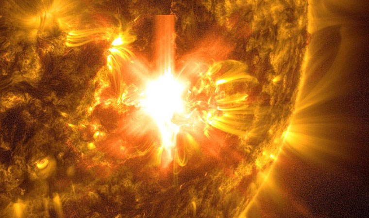 Güneş'te patlama: NASA fotoğraflarını paylaştı