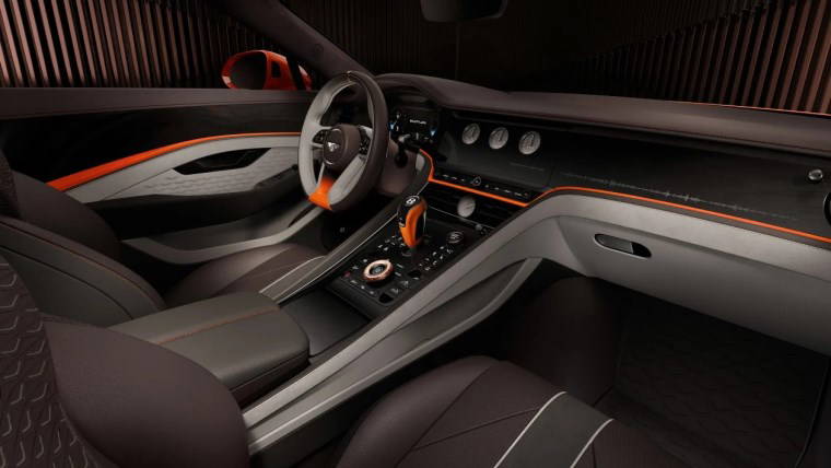 Bentley son aracını üretiyor! W12 motor Batur Convertible'dan sonra kullanılmayacak...