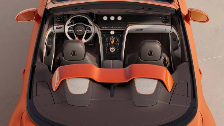 Bentley son aracını üretiyor! W12 motor Batur Convertible'dan sonra kullanılmayacak...
