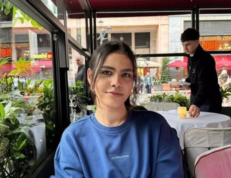 Çiçek Dilligil ve Bora Öztoprak'ın oğulları cinsiyet değiştirmeye hazırlanıyordu... Dilligil'den Anneler Günü'nde paylaşım