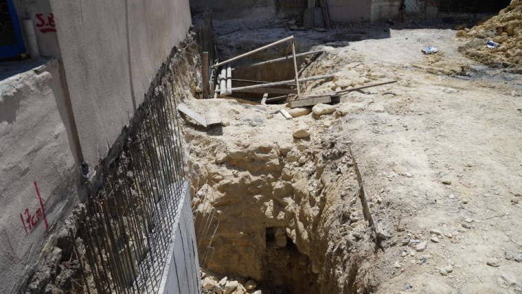 Başakşehir’de ilginç olay: İnşaat çalışması sırasında mağara ve kanal bulundu