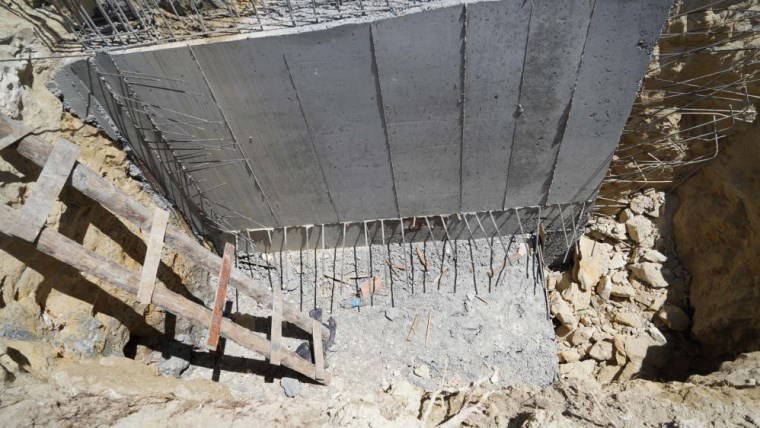 Başakşehir’de ilginç olay: İnşaat çalışması sırasında mağara ve kanal bulundu