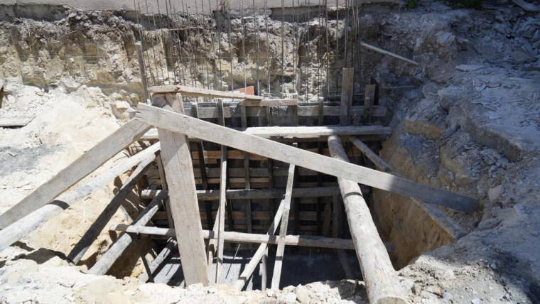 Başakşehir’de ilginç olay: İnşaat çalışması sırasında mağara ve kanal bulundu