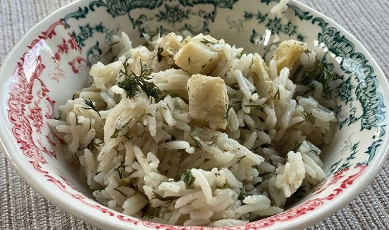 Bahar mevsimine çok yakışan bir lezzet: Enginarlı pilav tarifi...