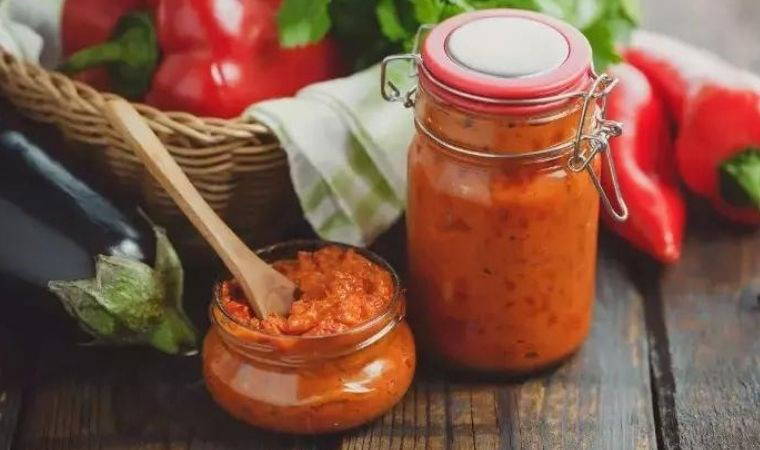 Balkan mutfağından eşsiz bir lezzet: Ajvar sosu tarifi...