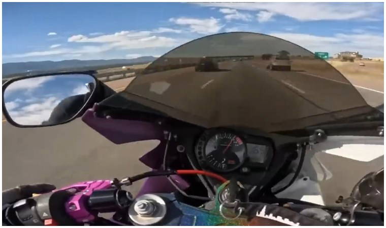 Aşırı hız yapan sürücüye öyle bir ceza verildi ki... Hem para hem de hapis cezası!