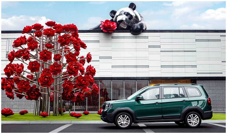 7 kişilik SWM G03F Türkiye'de: Fiyatına duyanlar inanamadı! Dokunmatik ekran, geri görüş kamerası, 110 beygir güç...