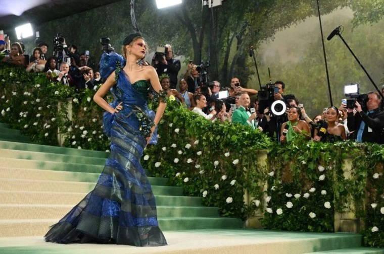 Zendaya geceye damga vurdu: Met Gala'da şıklık yarışı!
