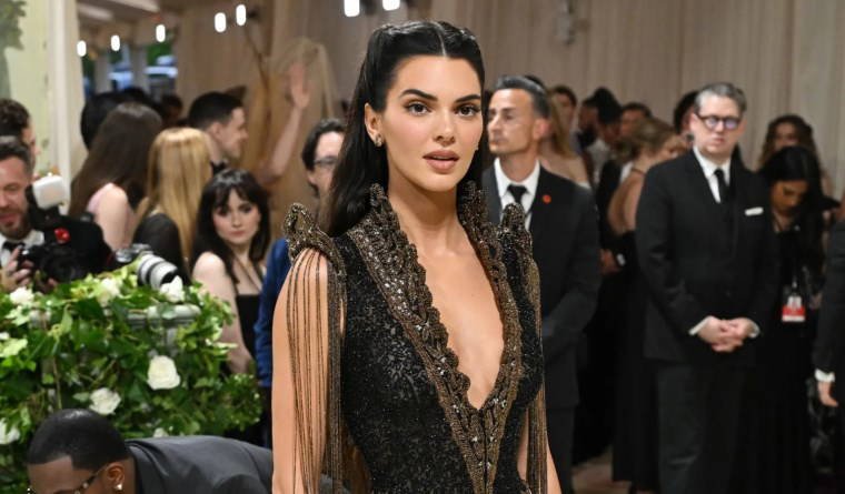 Zendaya geceye damga vurdu: Met Gala'da şıklık yarışı!