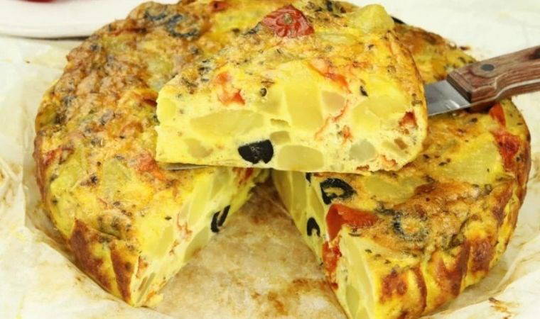 Kahvaltıların pratik kurtarıcısı: Patatesli kek tarifi...