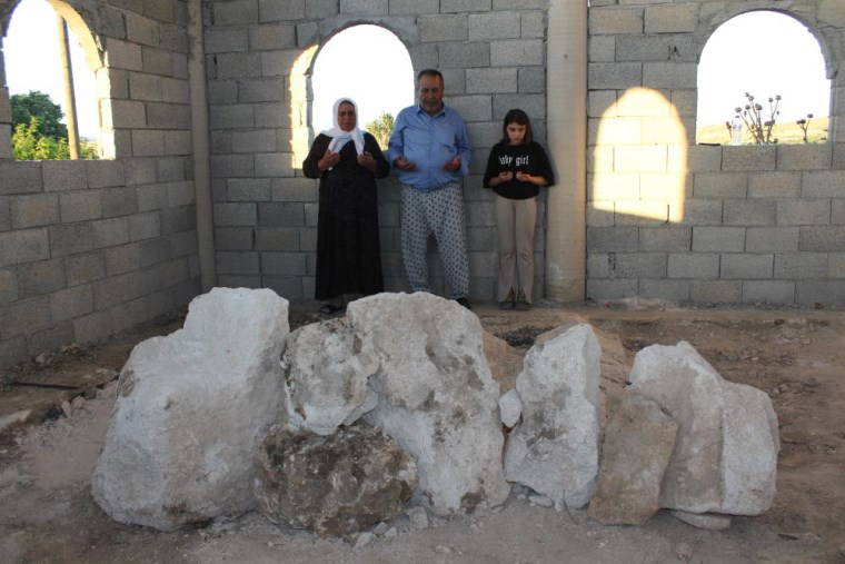 Siirt'te restorasyon çalışmasında 3 mezar ortaya çıktı