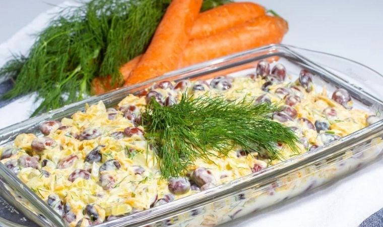 Sofralarınıza serinlik getirecek enfes lezzet: Yoğurtlu barbunya salatası tarifi...