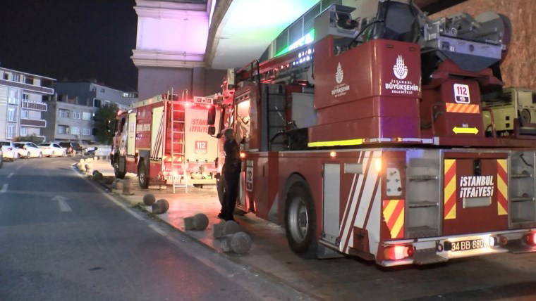 Gaziosmanpaşa'da rezidansta korkunç olay: Arızalanan asansörde kalan kişi, kurtarılırken 30 metreden boşluğa düşerek can verdi!