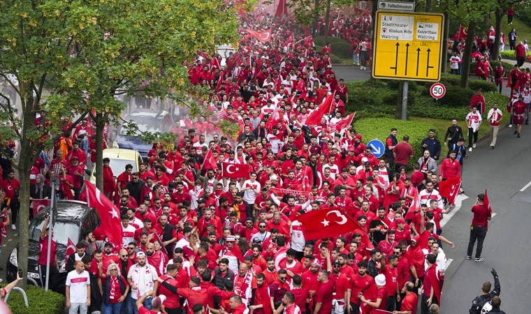 A Milli Takım'a büyük destek: Dortmund sokakları kırmızı-beyaz (18 Haziran 2024)
