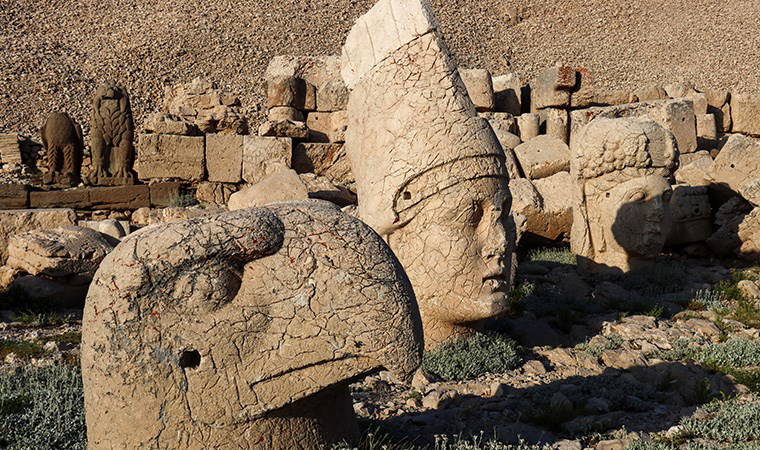 Dünya mirası Nemrut'u bayramda yaklaşık 8 bin kişi ziyaret etti