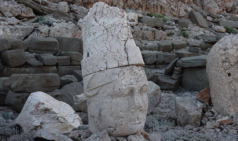 Dünya mirası Nemrut'u bayramda yaklaşık 8 bin kişi ziyaret etti