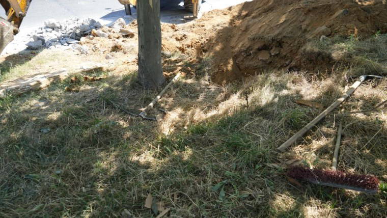 İstanbul'un göbeğinde kazı sırasında tarihi olduğu değerlendirilen mezar bulundu