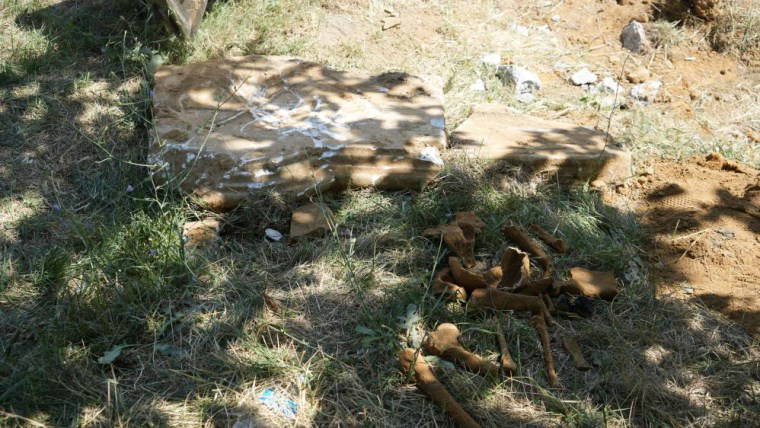 İstanbul'un göbeğinde kazı sırasında tarihi olduğu değerlendirilen mezar bulundu