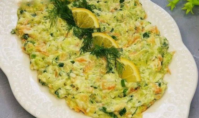 Her yemeğin yanına yakışan nefis lezzet: Havuçlu Nuraniye salatası tarifi...