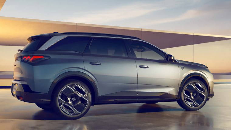 Günler sonra geliyor! İşte yeni Peugeot 5008'in fiyatı ve teknik özellikleri...