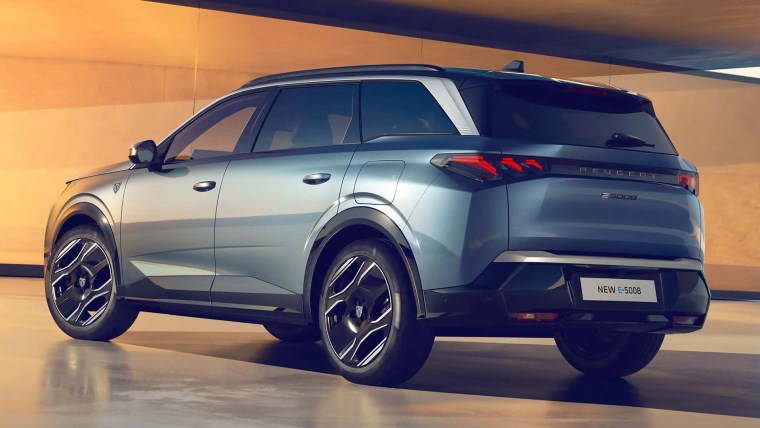 Günler sonra geliyor! İşte yeni Peugeot 5008'in fiyatı ve teknik özellikleri...