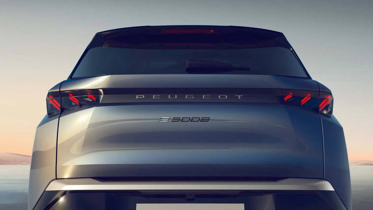 Günler sonra geliyor! İşte yeni Peugeot 5008'in fiyatı ve teknik özellikleri...