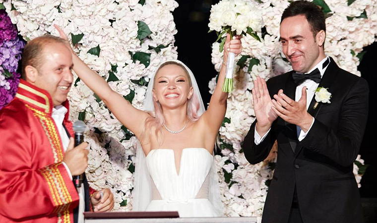 Ece Seçkin'den itiraf... 'Babam hâlâ tepki gösteriyor'