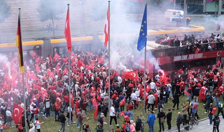 Avusturya maçı öncesi... Leipzig sokakları kırmızı-beyaza büründü!