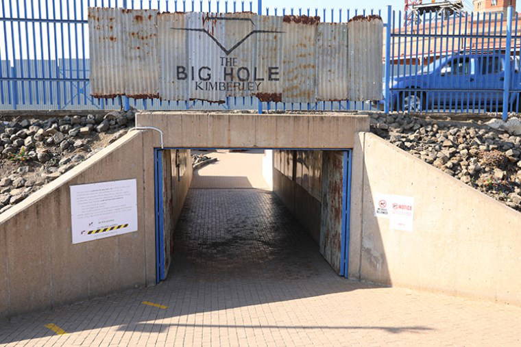 Yeryüzünde insan eliyle kazılmış en derin yer: 40 bin kişi tarafından kazıldı....